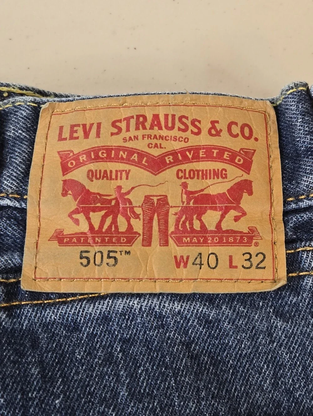Levi's 505 Men’s Medium Wash Jeans 40x32